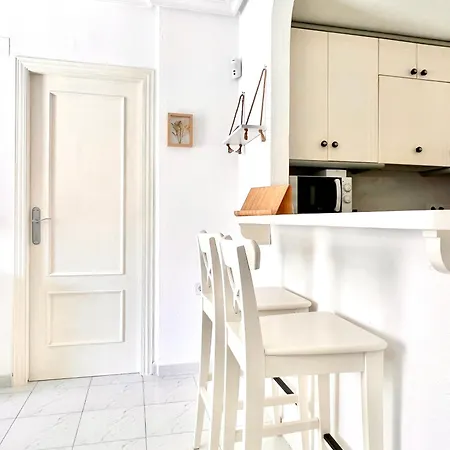 Apartmentono16 *