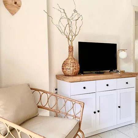 Apartmentono16 *